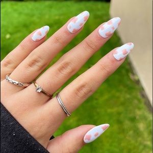 Pink cow print press on nails!